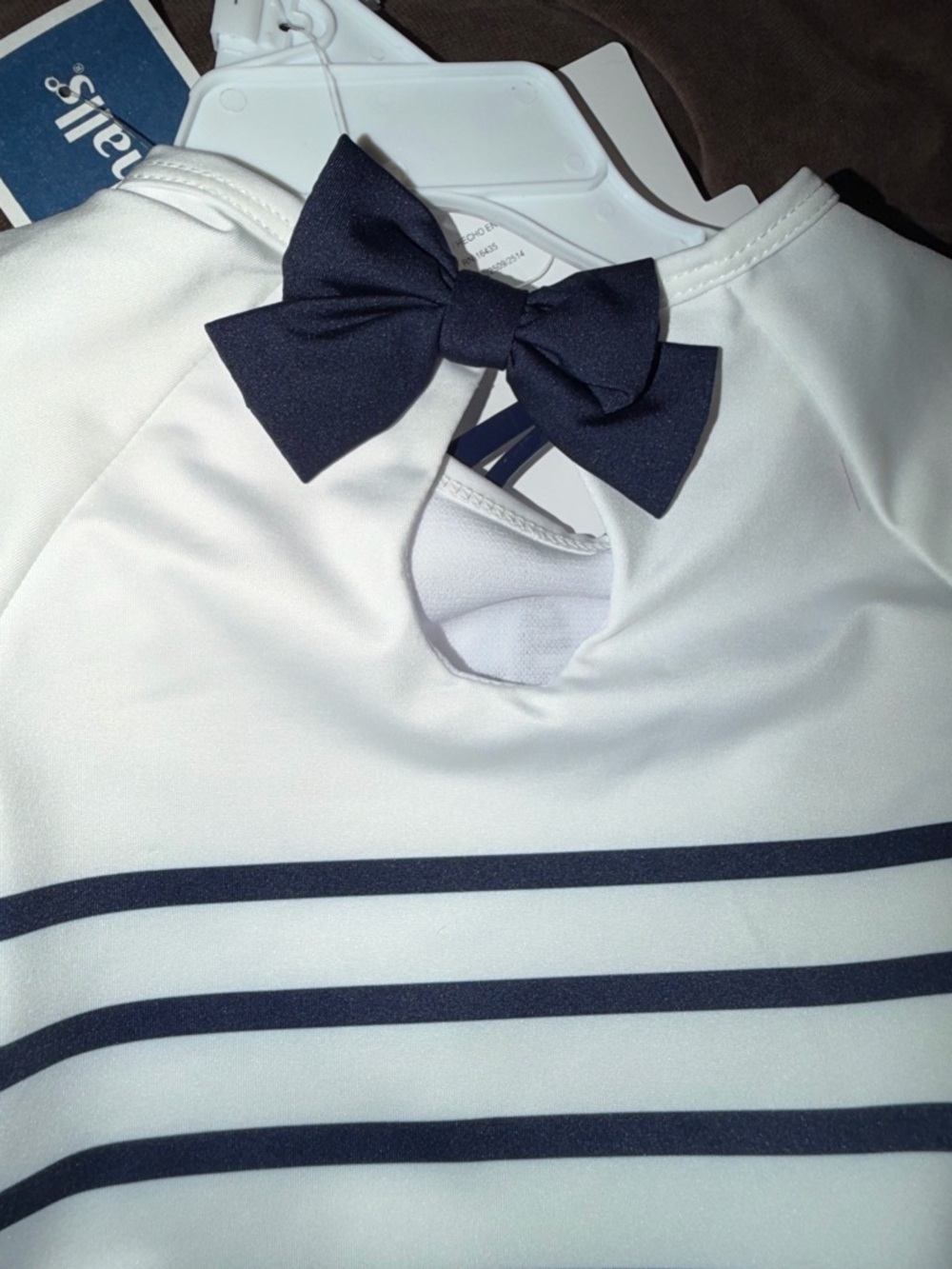 girls Sperry Striped Long-Sleeve One-Piece with matching sunglasses
2t NWT - Picture 7 of 10